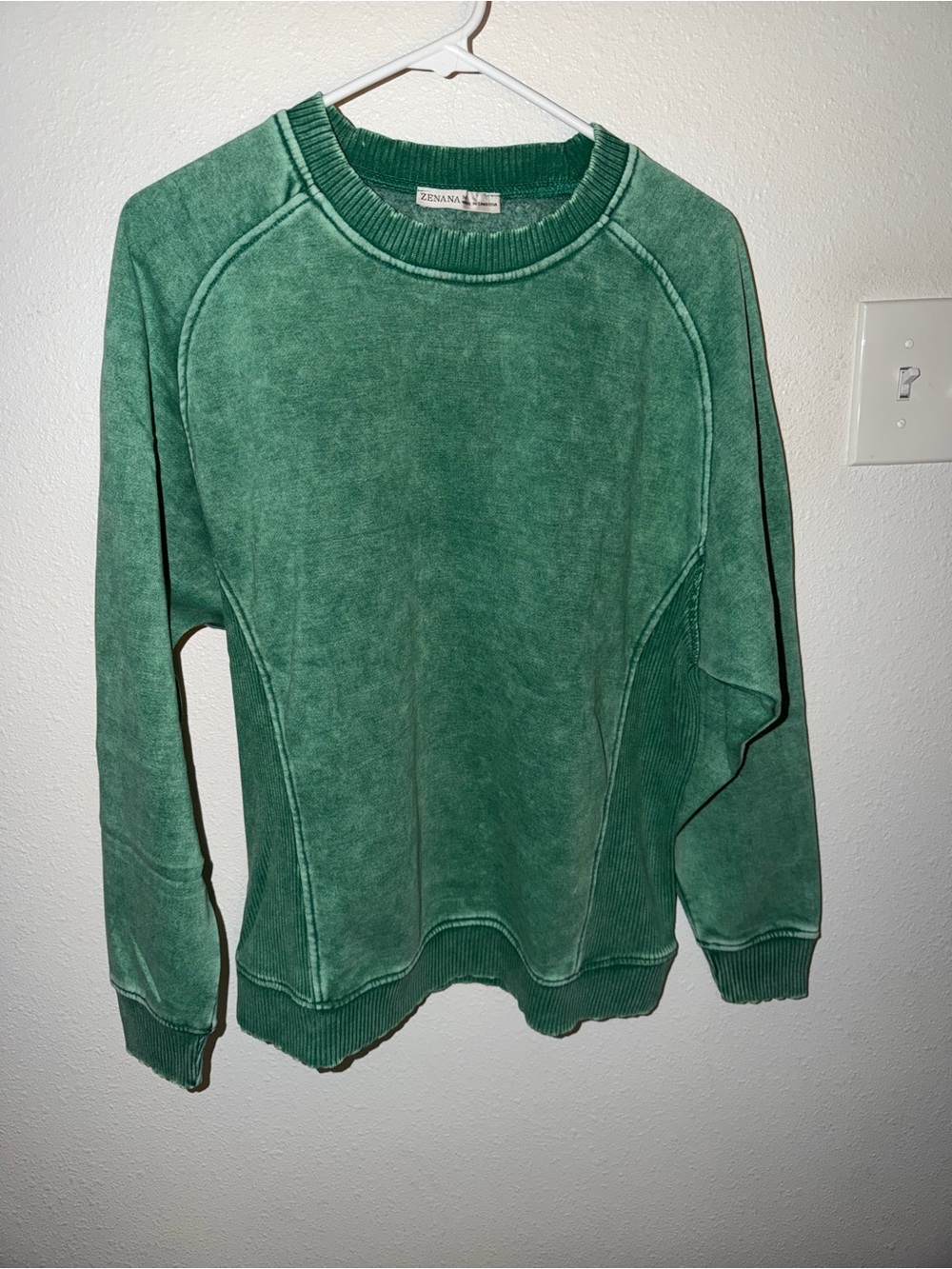 Zenana Outfitters Crewneck Pullover Sweatshirt NWOT - Picture 2 of 7
